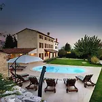 Dom wakacyjny House Silvano *