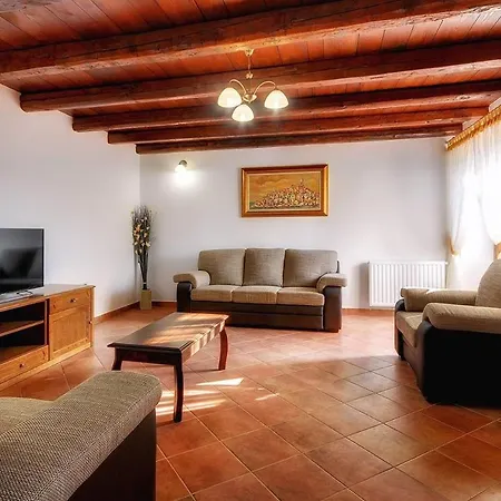 House Silvano 펜션 Golaš