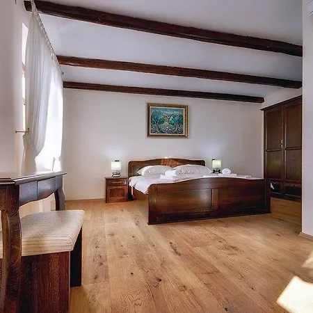 House Silvano 펜션 Golaš